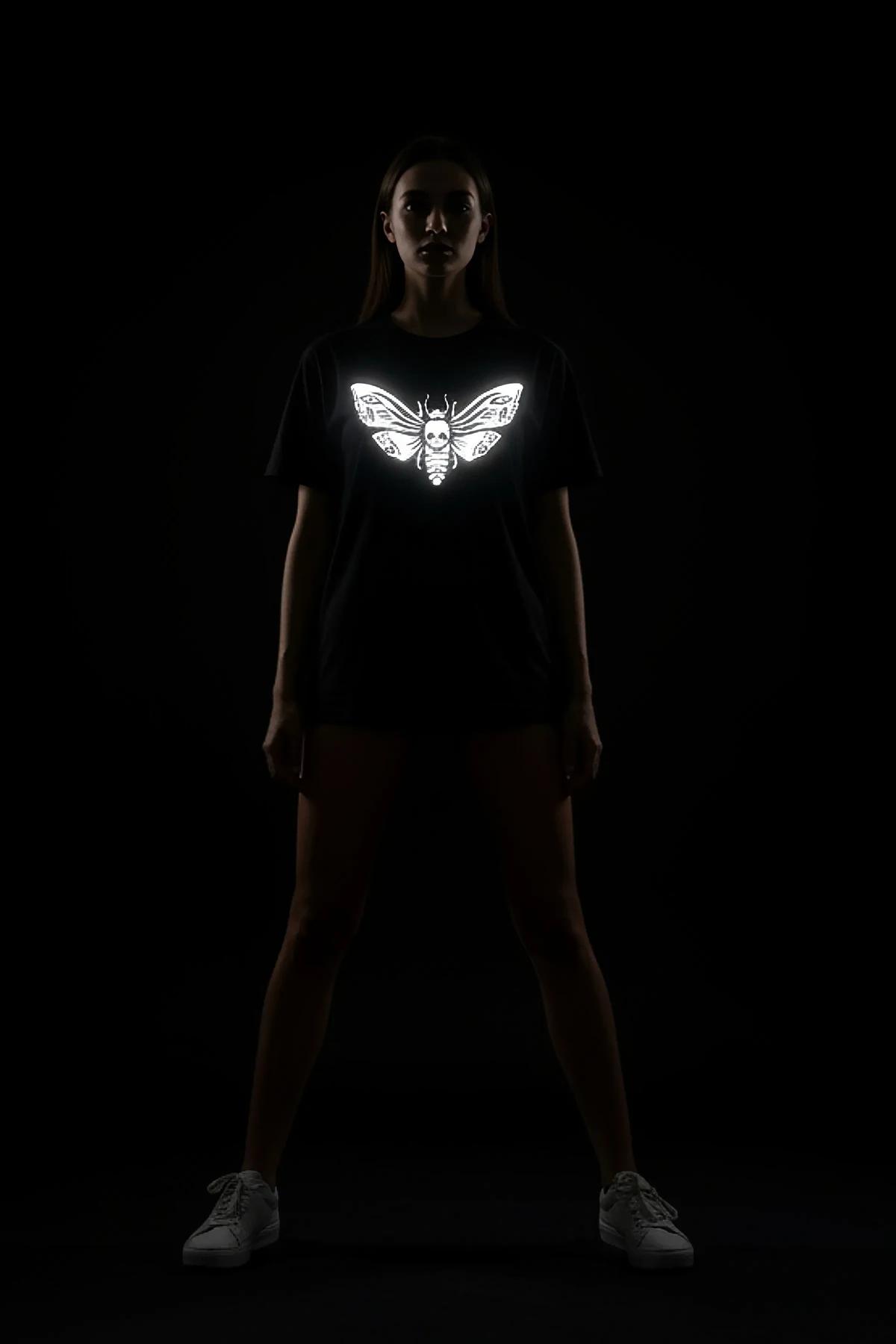Reflective Skull Moth Graphic T-Shirt - 6
