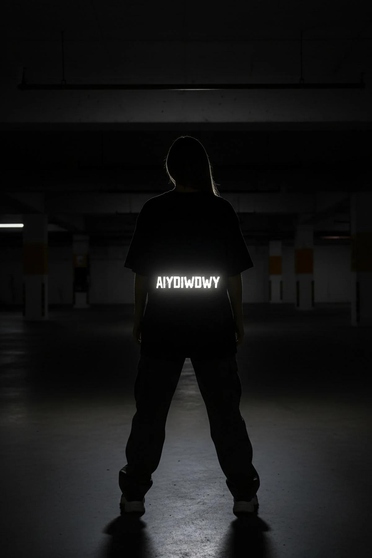 Oversized Reflective Graphic T-Shirt - 10