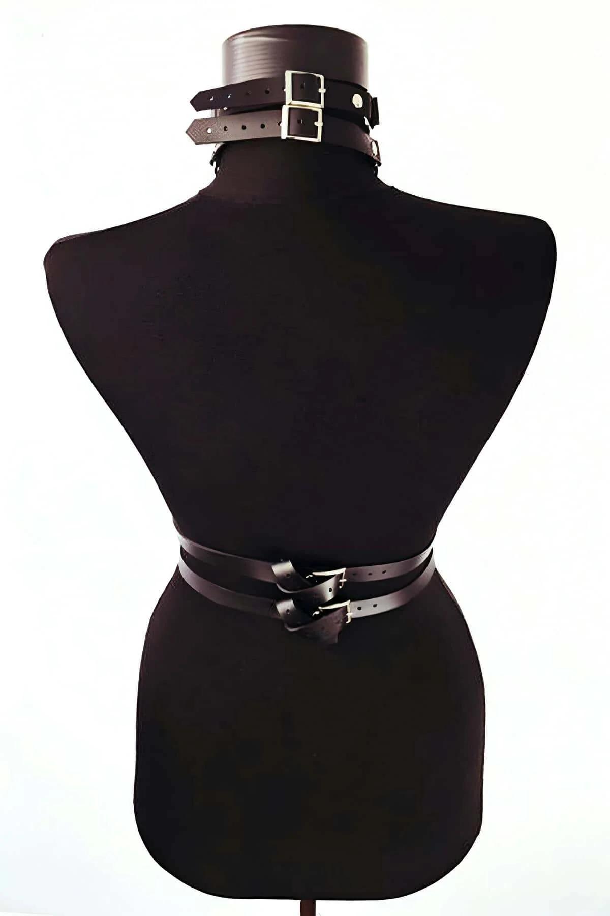 vegan deri choker harness bel bandı D-ring detayı önden görünüm