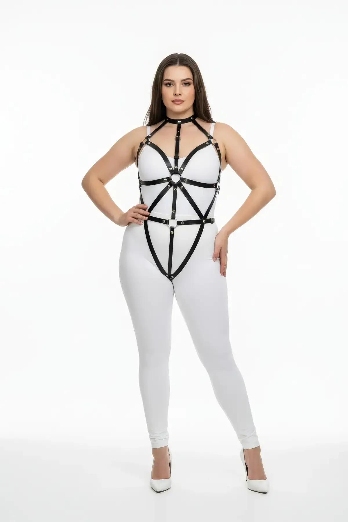büyük beden siyah vegan deri harness takım geometrik kayış ve gümüş O-halka detaylı