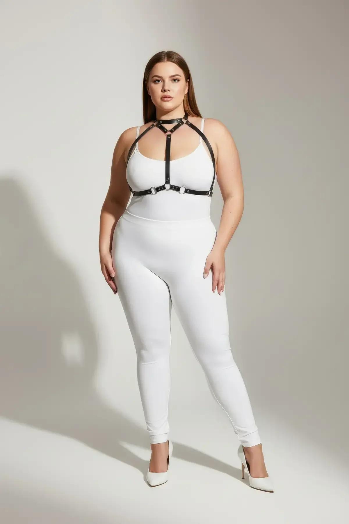 siyah PU vegan deri harness ön görünüm gümüş tokalı bantlar büyük beden