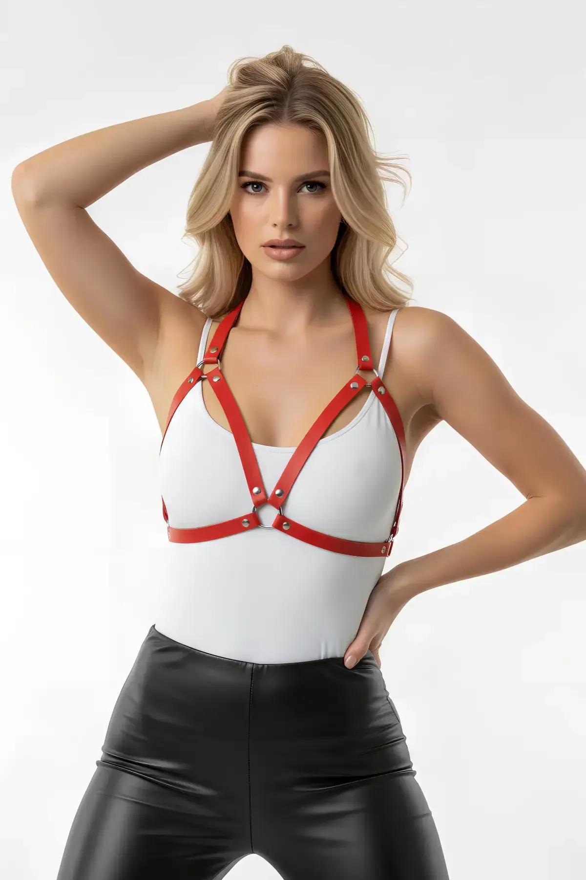 Kırmızı suni deri harness merkezi O-halka, yaklaşık 2,5 cm çap metal donanım