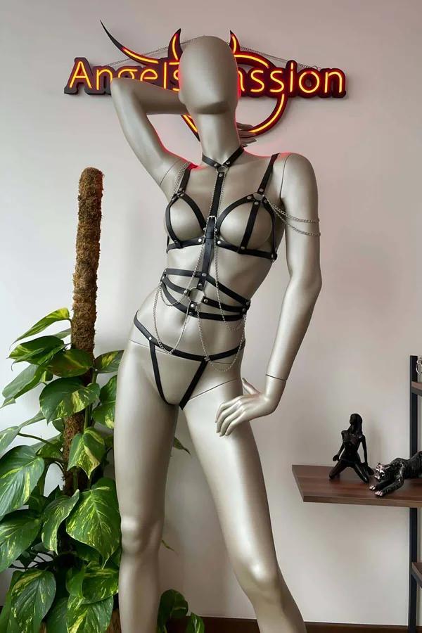 siyah suni deri korse harness takımı gümüş zincir ve perçin detaylı, harness üst ve mini etek set