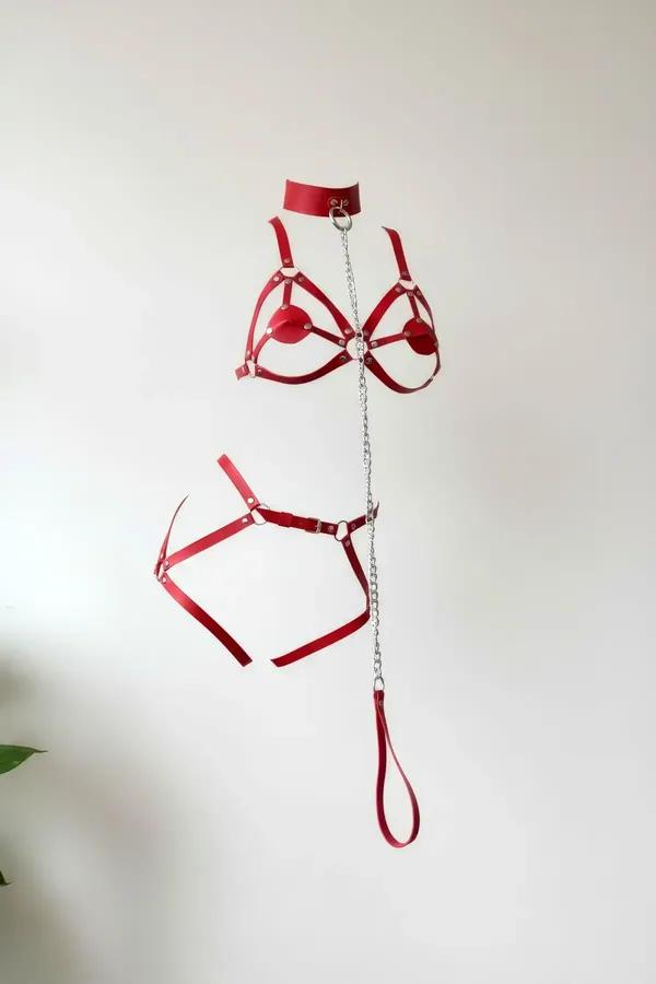 kırmızı vegan deri jartiyer harness vücut takımı gümüş zincir ve choker detaylı üç parça set