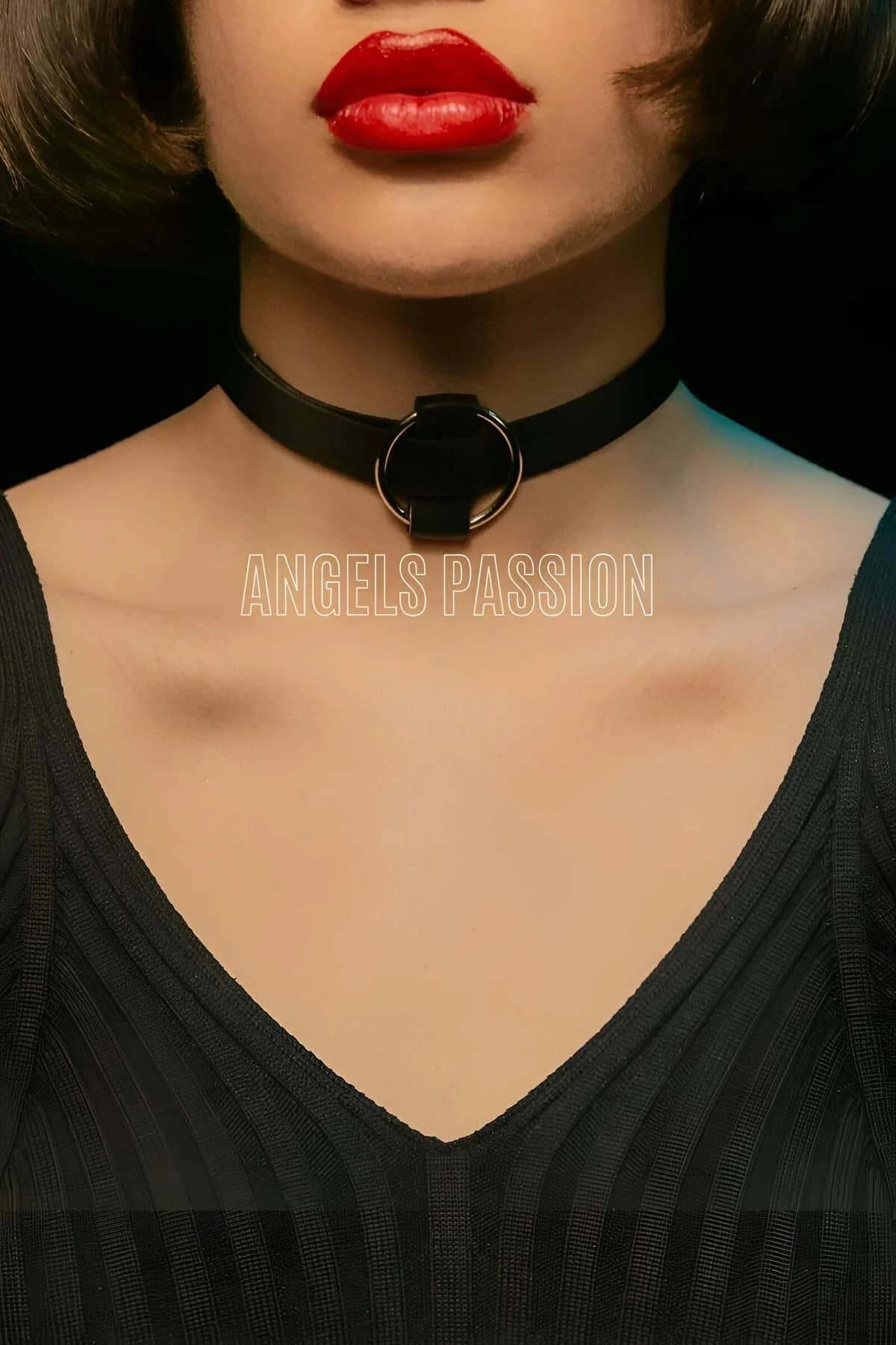 close-up of silver O-ring detail on black faux leather choker band, 2.5 cm width visible