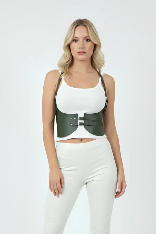 Haki vegan deri geniş korse vücut harness kemeri, gümüş metal toka, tek omuz askısı