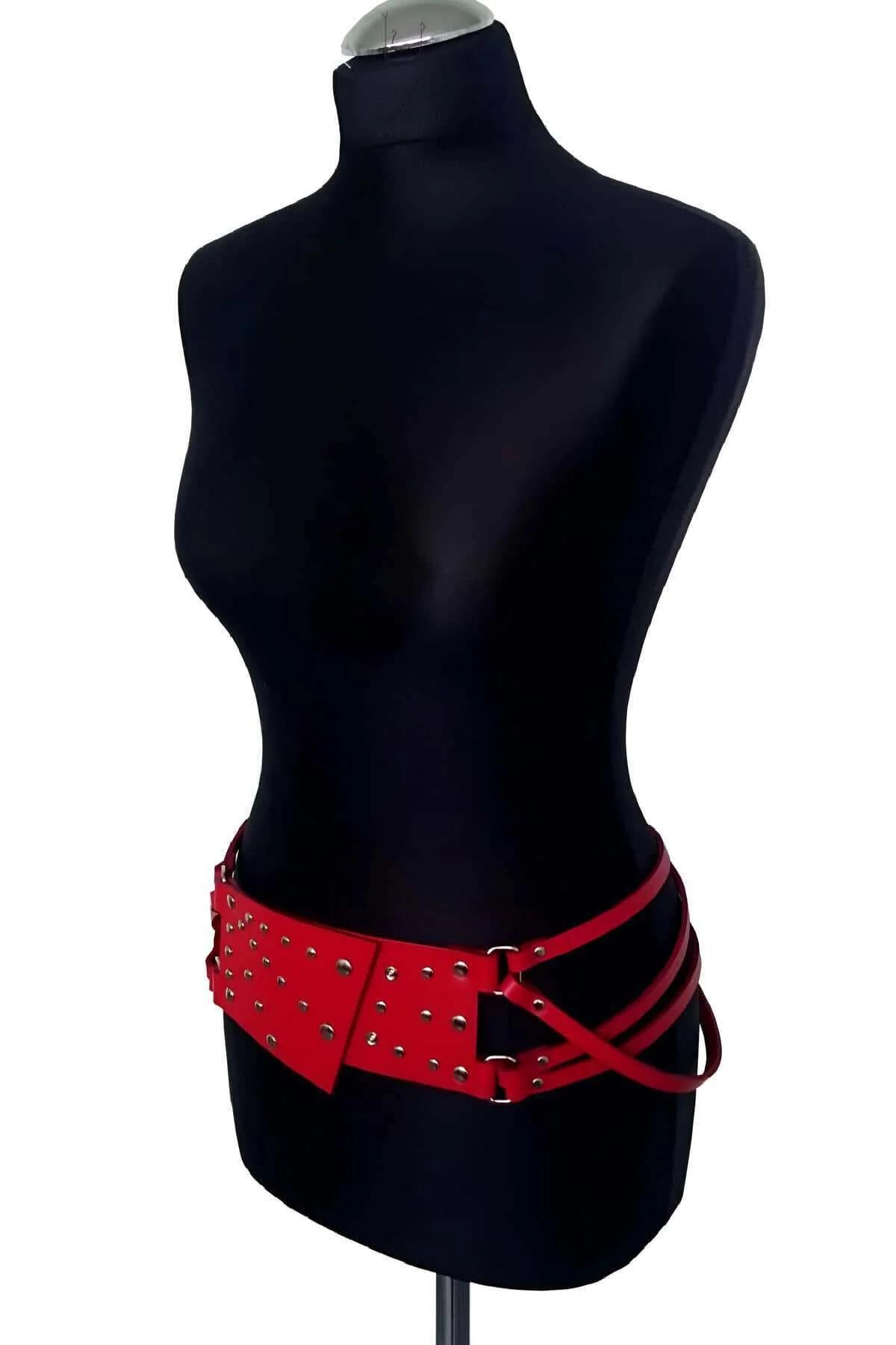 Kırmızı Vegan Deri Omuz Harness Gümüş Perçinli Bel Kemeri