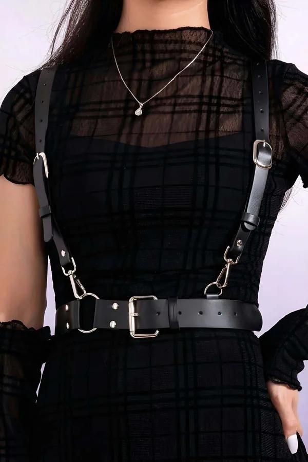 siyah vegan deri vücut harness kemer gümüş tokalı geniş bel bandı ve omuz askılı