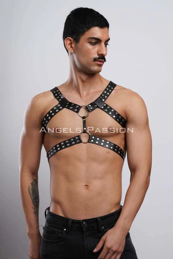 siyah vegan deri erkek göğüs kemeri gümüş perçinli çift O-ring çapraz kayışlı harness
