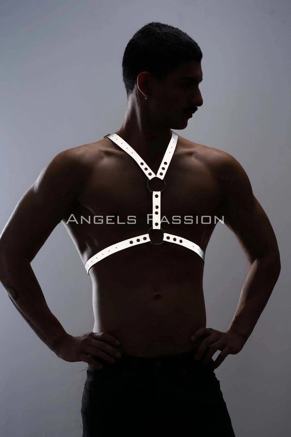 Sahne kostümü erkek harness, reflektörlü beyaz bant yan açı, metal O-ring aksesuar