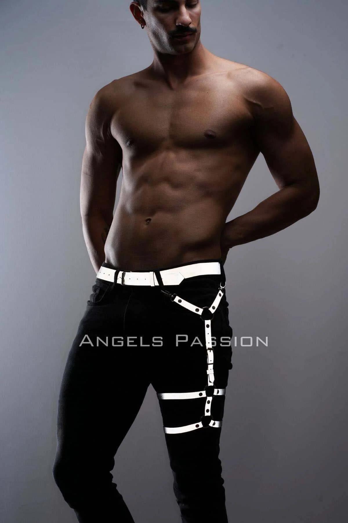 Y-strap thigh harness in white with silver-chrome hardware, close-up of D-ring connection