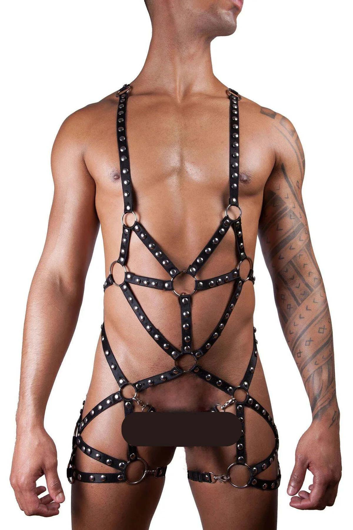 erkek body harness bel ve uyluk bant detayı gümüş toka ve klips görünümü