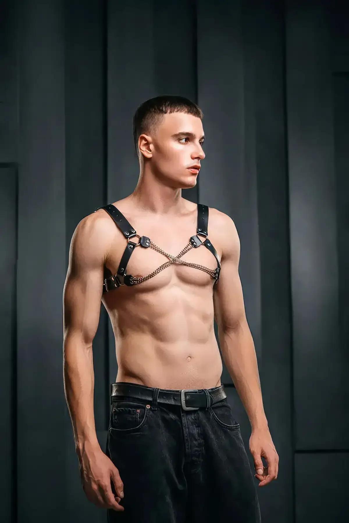 siyah vegan deri erkek göğüs harness altın çapraz X zincir detaylı omuz askılı