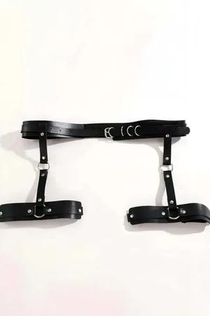 Siyah PU deri jartiyer vücut harness, ayarlanabilir bel ve bacak bantları, metal halka detaylı