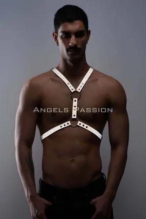 White reflective chest harness with silver O-ring and adjustable straps