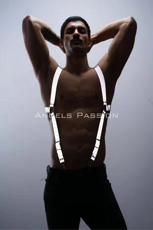 Reflective body harness with adjustable straps worn by a man