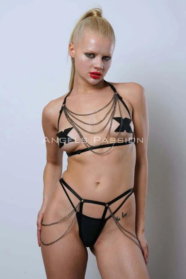 zincir detaylı siyah elastik harness takım, altın ton metal zincirli üst ve alt set, fantezi giyim
