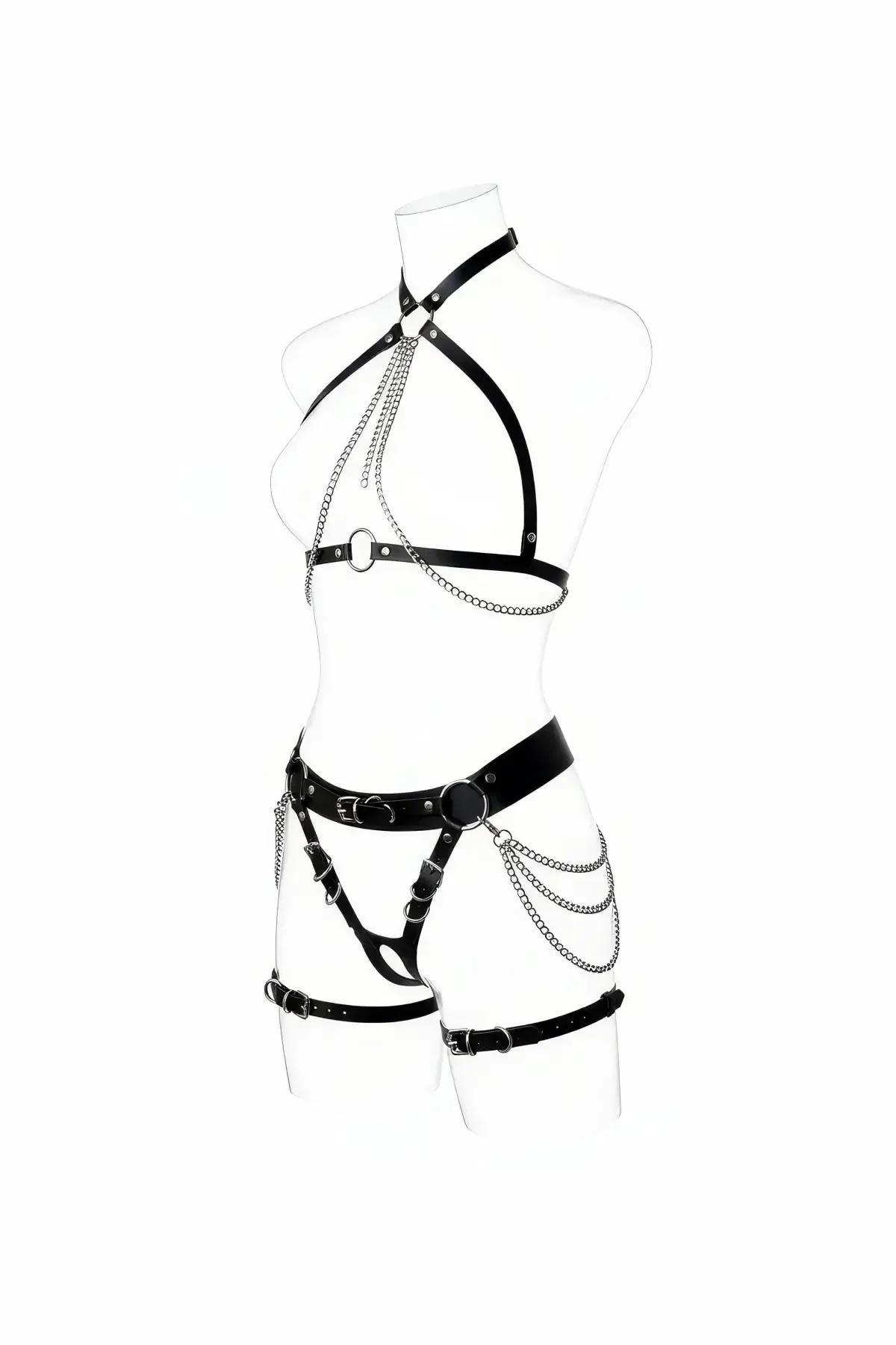 Siyah vegan deri harness takım gümüş zincir ve tokalı bacak bandı detayı, üst-alt iki parçalı set