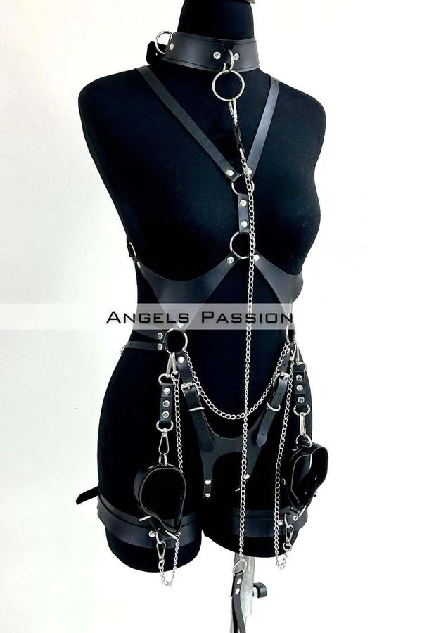 Siyah vegan deri full body harness takımı gümüş O-ring zincir ve kalp kelepçe detayıyla