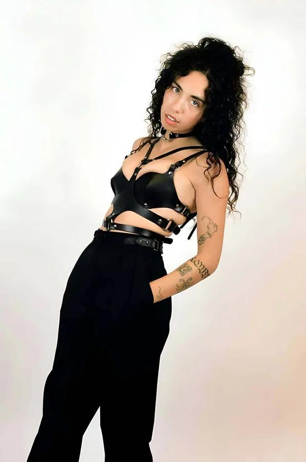 siyah vegan deri sütyen harness ve choker set gümüş O-ring donanım festival kıyafeti