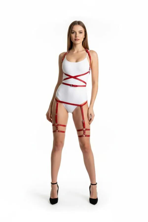 Kırmızı vegan deri harness takım çapraz bantlı vücut seti gümüş tokalı uyluk bantlı