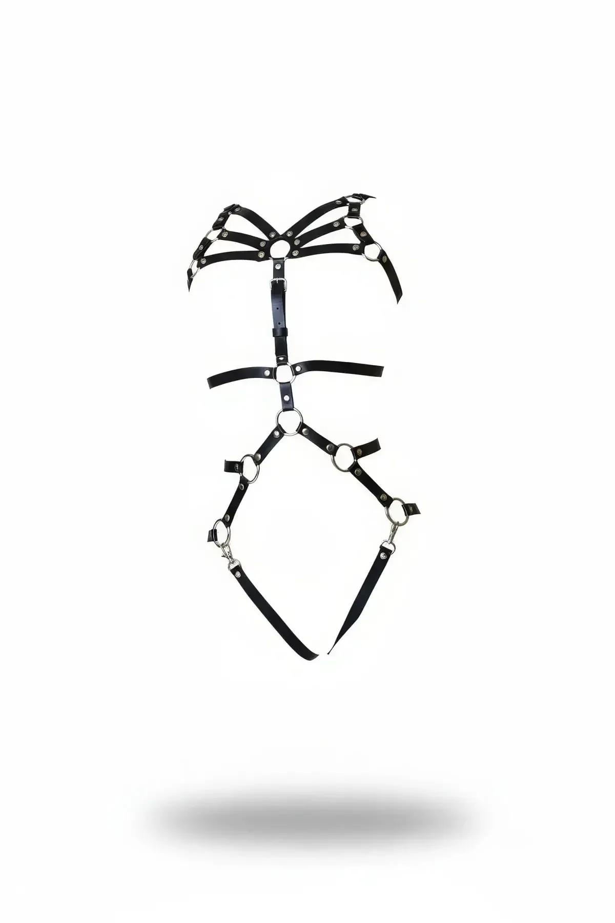siyah faux leather tam vücut harness gümüş O-halka snap-hook detaylı, beyaz fon