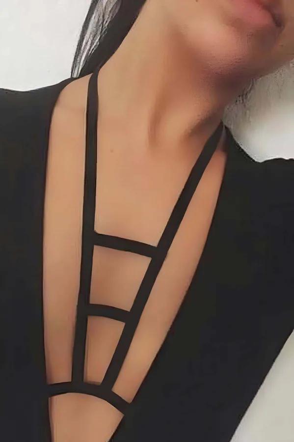 merdiven görünümlü siyah lastik göğüs harness geometrik bantlar dikey ve yatay kafes tasarımı