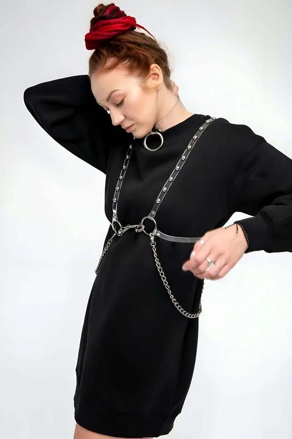 Metal detaylı şeffaf vücut harness ve choker seti gümüş O-ring perçin ve zincir aksesuarı
