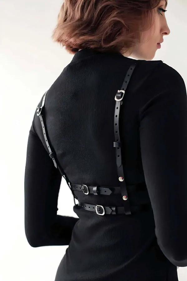siyah vegan deri göğüs harness gümüş O-halka ve dome perçinli underbust bandı korse aksesuarı