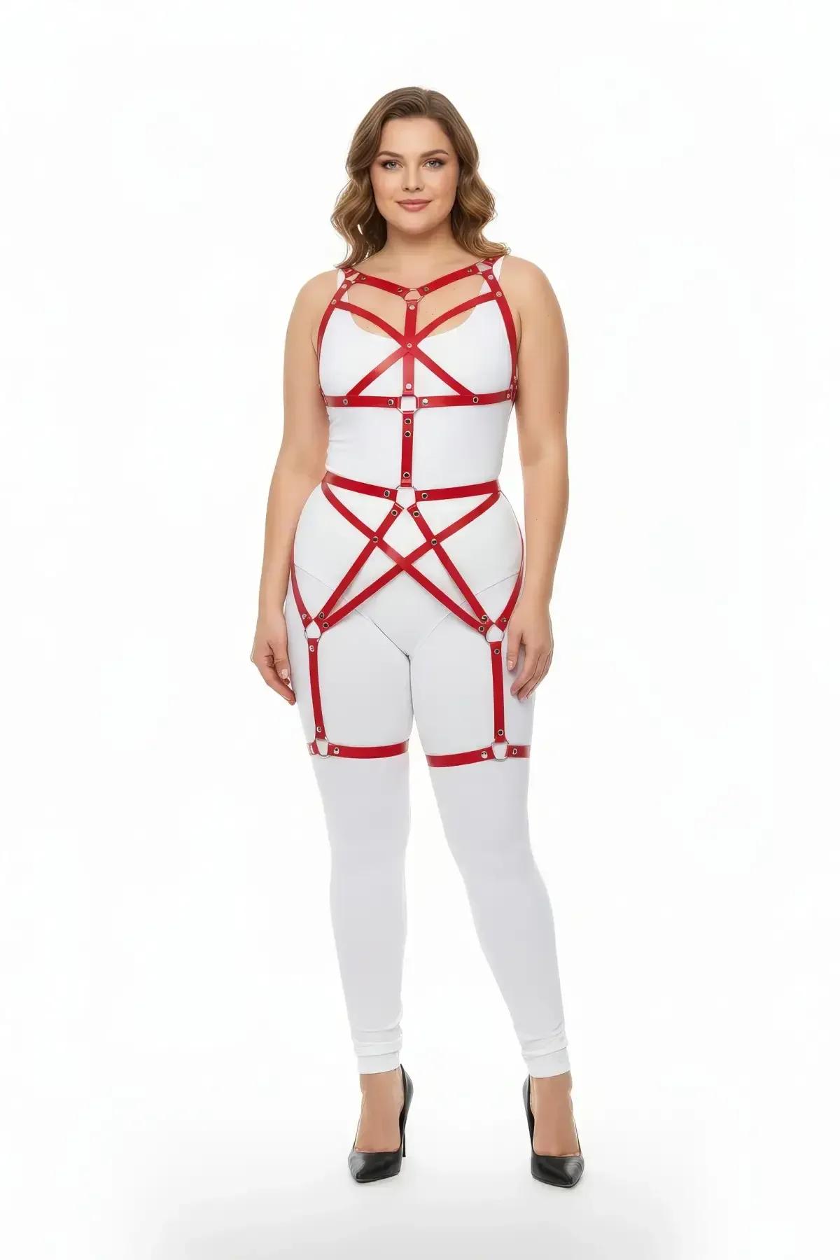 kırmızı vegan deri full body harness takım büyük beden geometrik yıldız desen gümüş O-ring bantlı