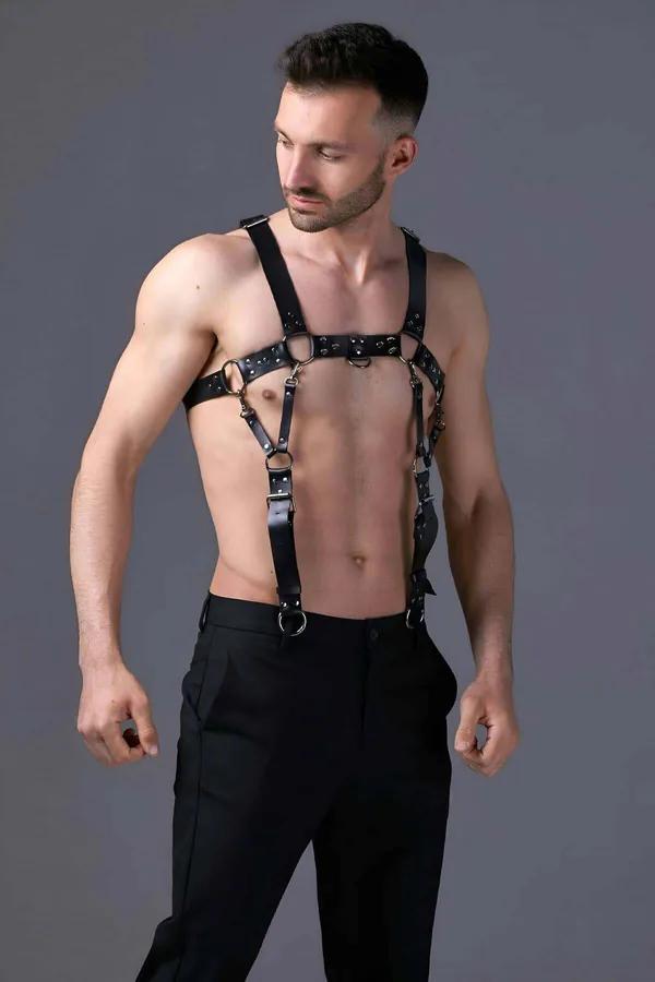 siyah vegan deri erkek göğüs harness altın o-ring tokalı çapraz şerit yapısı