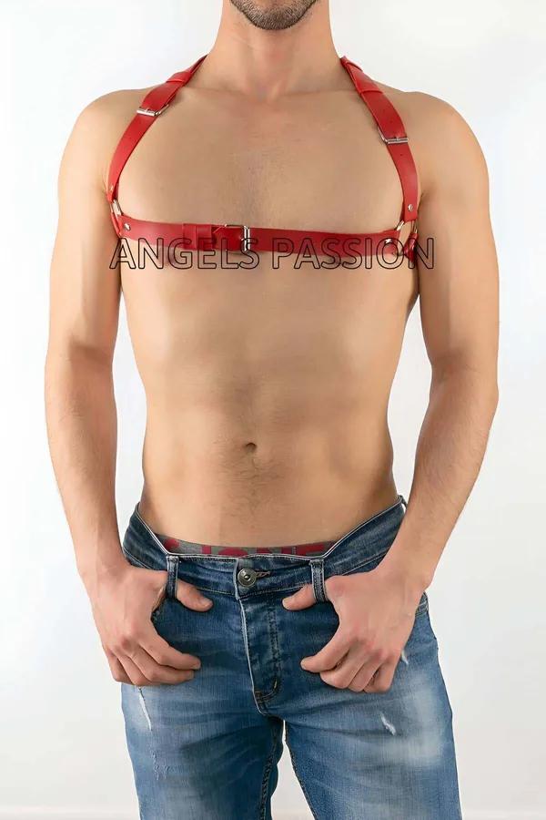 kırmızı suni deri erkek göğüs harness gümüş metal toka ve O-halka detayı ile S/M'den 5XL'e