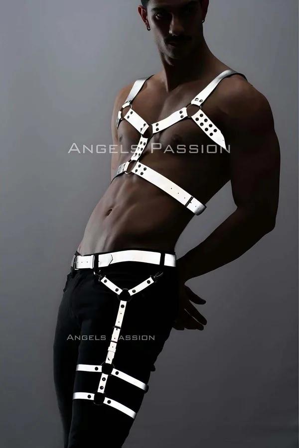 Reflektörlü beyaz vegan deri erkek harness takım, X biçimi göğüs ve Y formlu bacak harness siyah metal tokalar