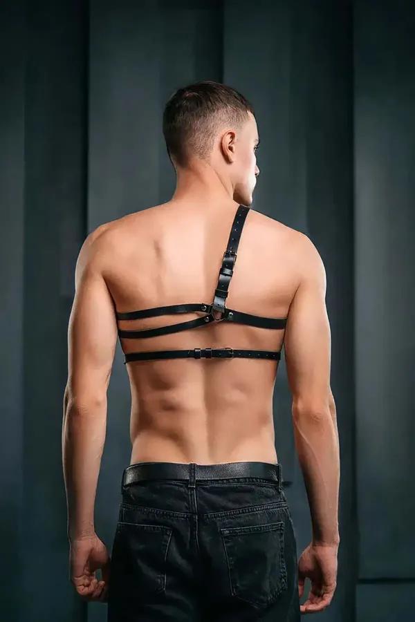 Erkek tek omuz siyah vegan deri harness krom O-halkalı 3 paralel göğüs bandı