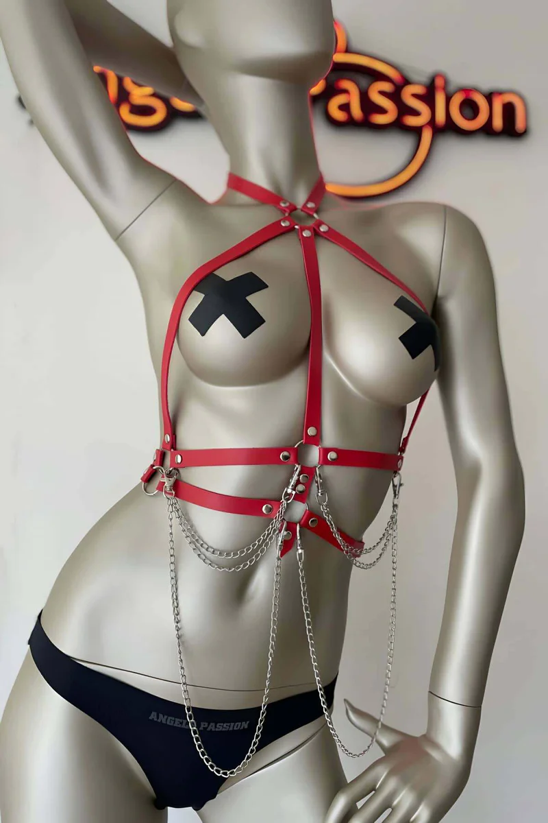 Red Chest Harness Linger