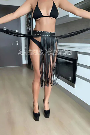 Siyah Zımbalı Püsküllü Suni Deri Kemer Etek Kadın Festival Kombinleri