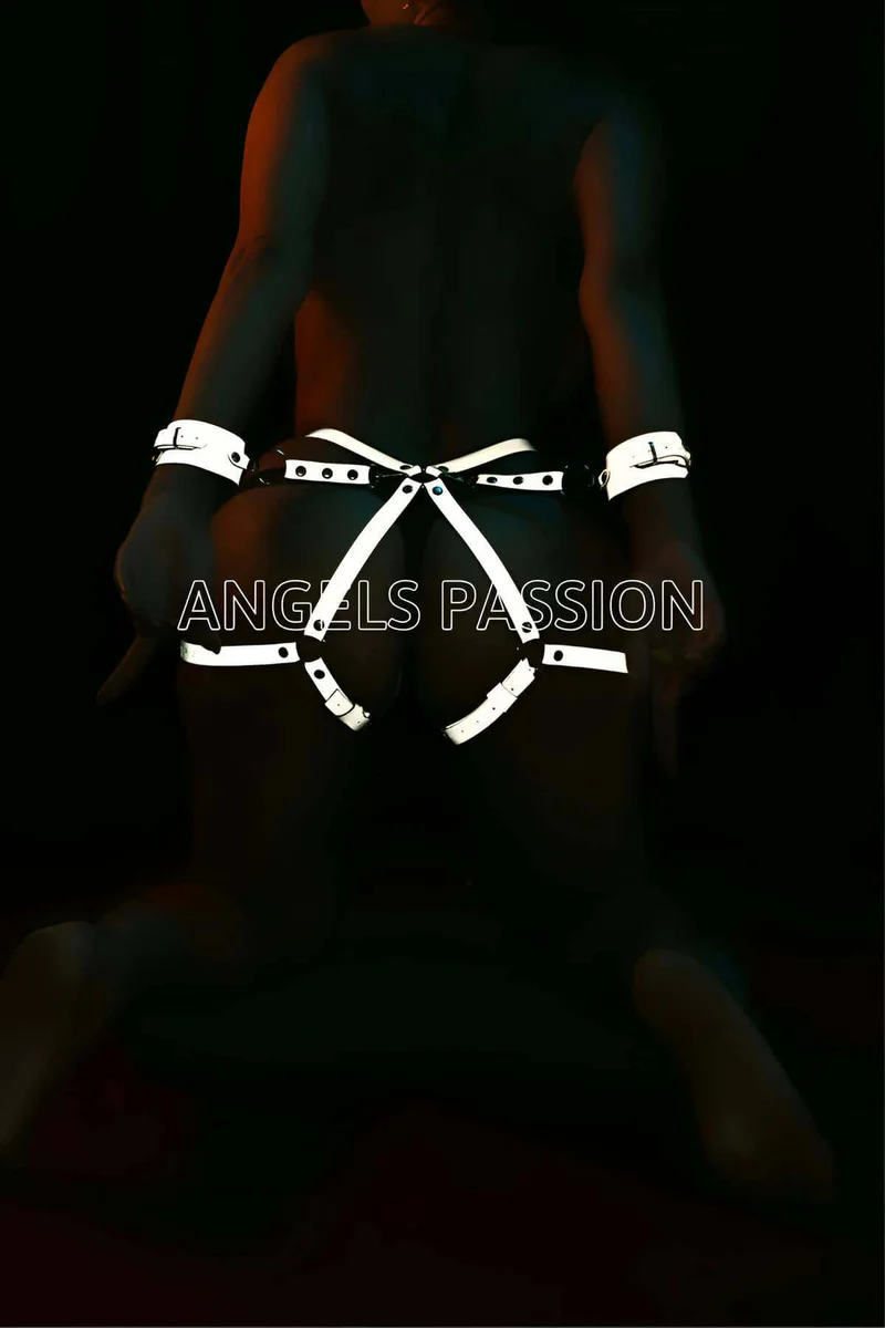 White reflective body harness side view showing strap detail