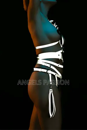 White reflective full body harness with detachable tassel garters