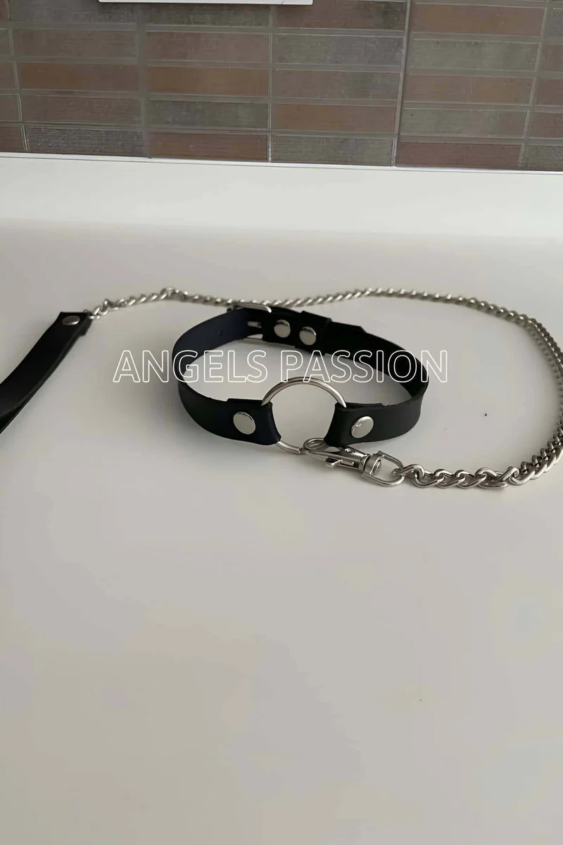 Faux leather neck accessory