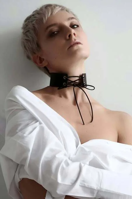 Lace-Up Choker Collar Men Front View Adjustable Ties