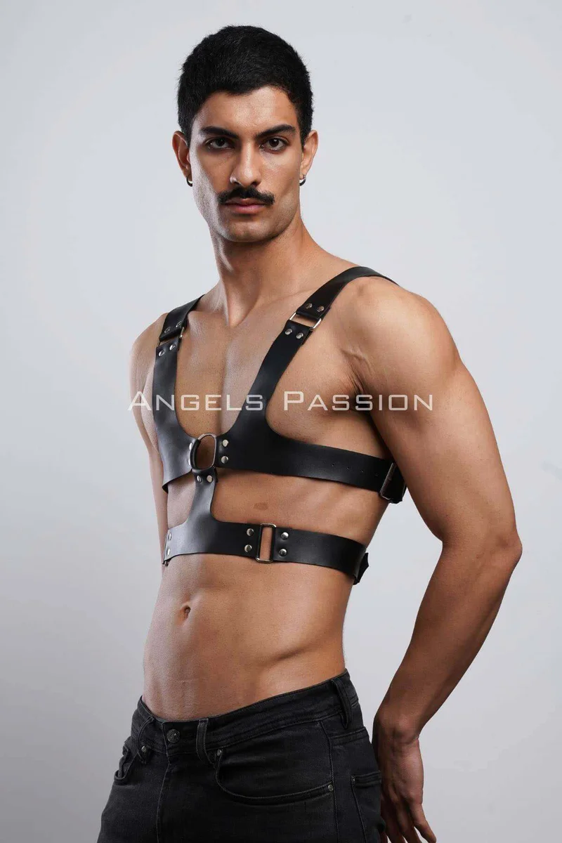 Black chest harness O-ring detail showing adjustable straps