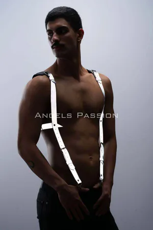 Reflective chest harness with adjustable straps