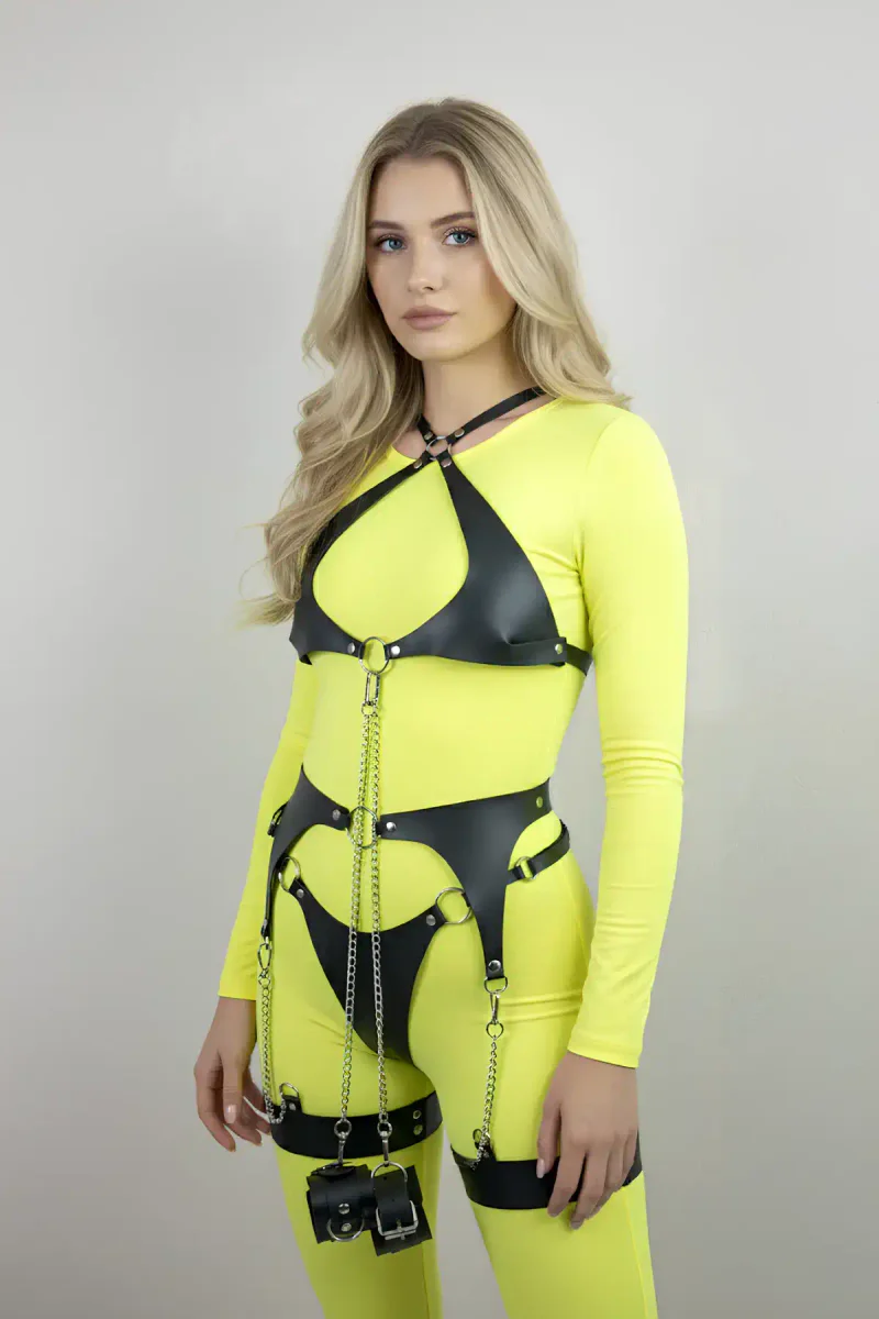Front view black faux leather waist cin
