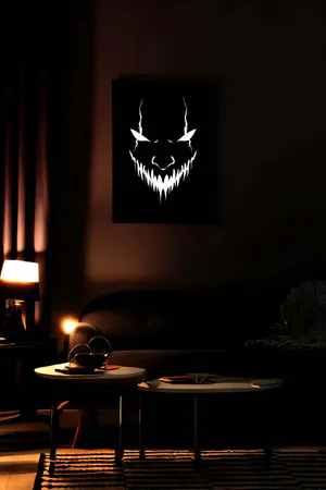 Siyah Reflektörlü Canavar Yüzü Duvar Dekoru Kanvas Tablo