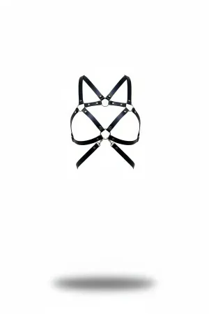 Siyah suni deri vücut harness, metal halka ve zincir detaylı, ayarlanabilir askılı
