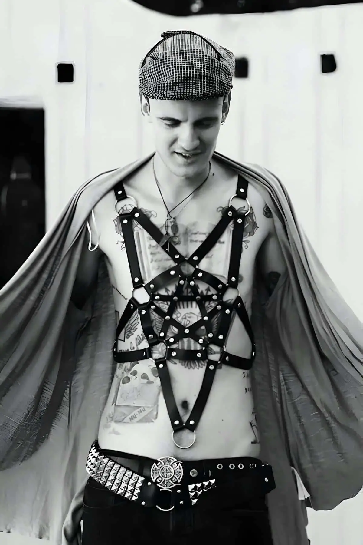 Siyah Deri Pentagram Detaylı Metal Halkalı Erkek Harness