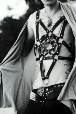 Siyah Deri Pentagram Detaylı Metal Halkalı Erkek Harness - Image 2