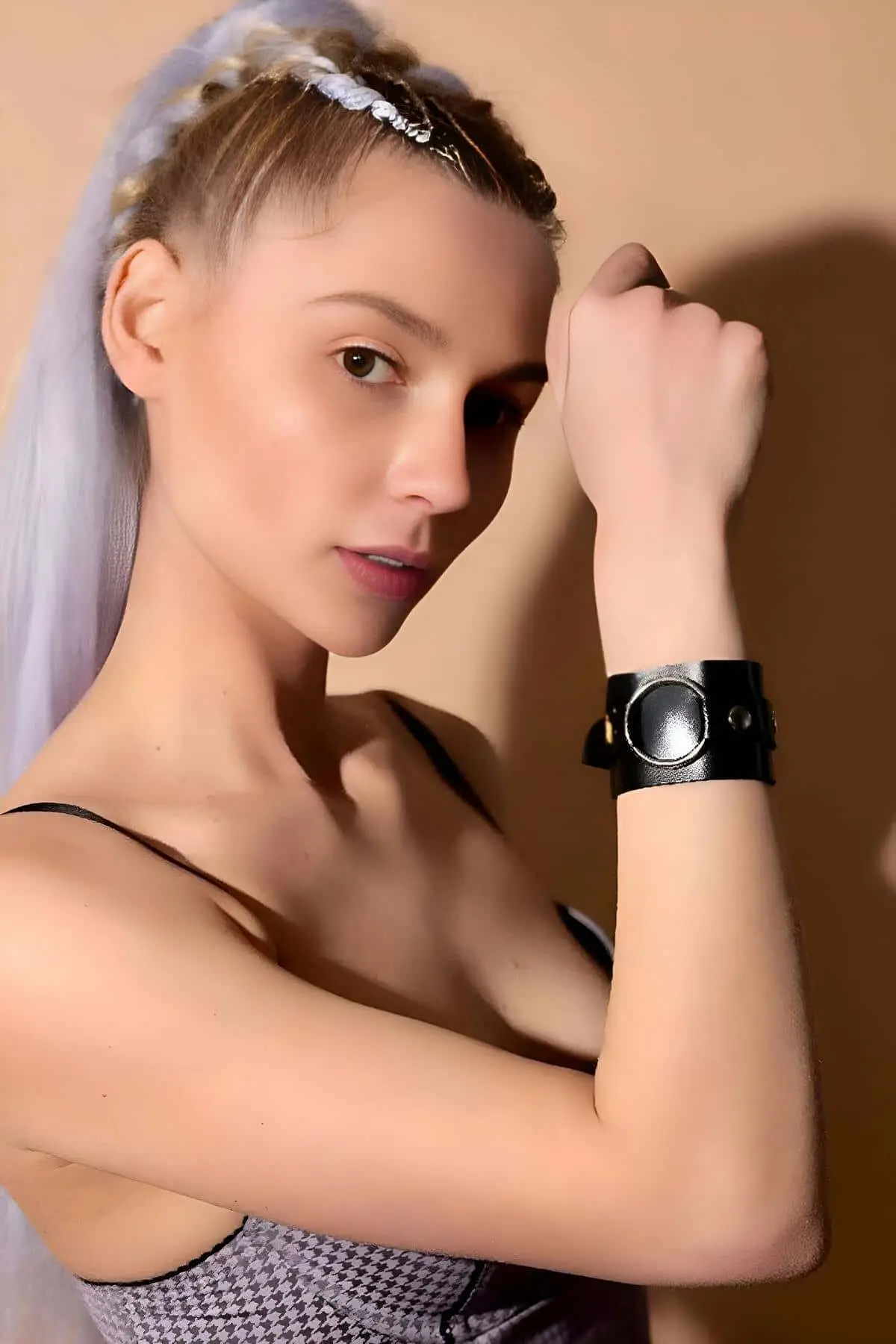 Siyah Deri Halka Detaylı Kelepçe Bileklik SH1228