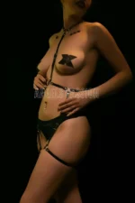 Siyah Deri Halka Detaylı Boyundan Bağlamalı Vücut Harness ve Bacak Kemeri SH317 - Image 3