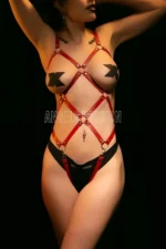 Kırmızı Deri Metal Halkalı ve Zımbalı Çapraz Body Harness